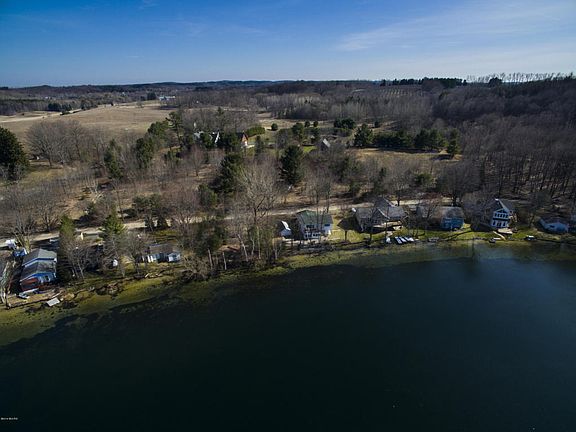 3rd image of 3940 W Orchard Dr