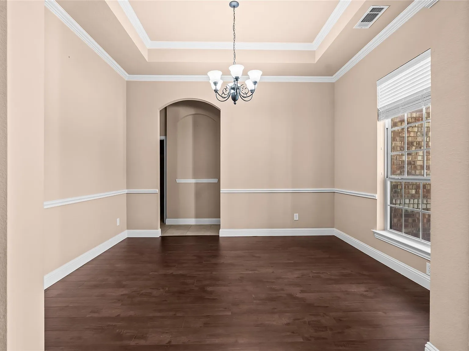 4 bed, 2652 sqft, $2,790 — Photo 4