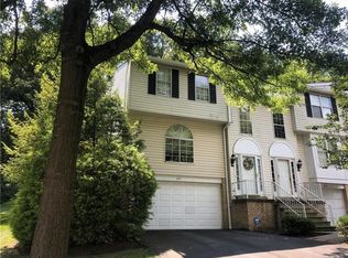 644 Newport Dr, Pittsburgh, PA 15235