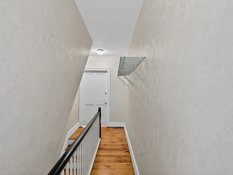 40 Maple St #2 — Photo 3