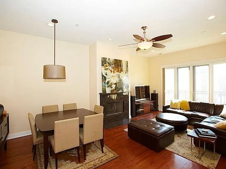 2342 W North Ave #201 — Photo 4