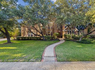 7 Inwood Cliffs Dr, San Antonio, TX 78248