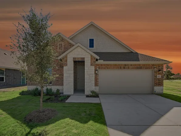 901 Silverleaf Dr, Ennis, TX 75119