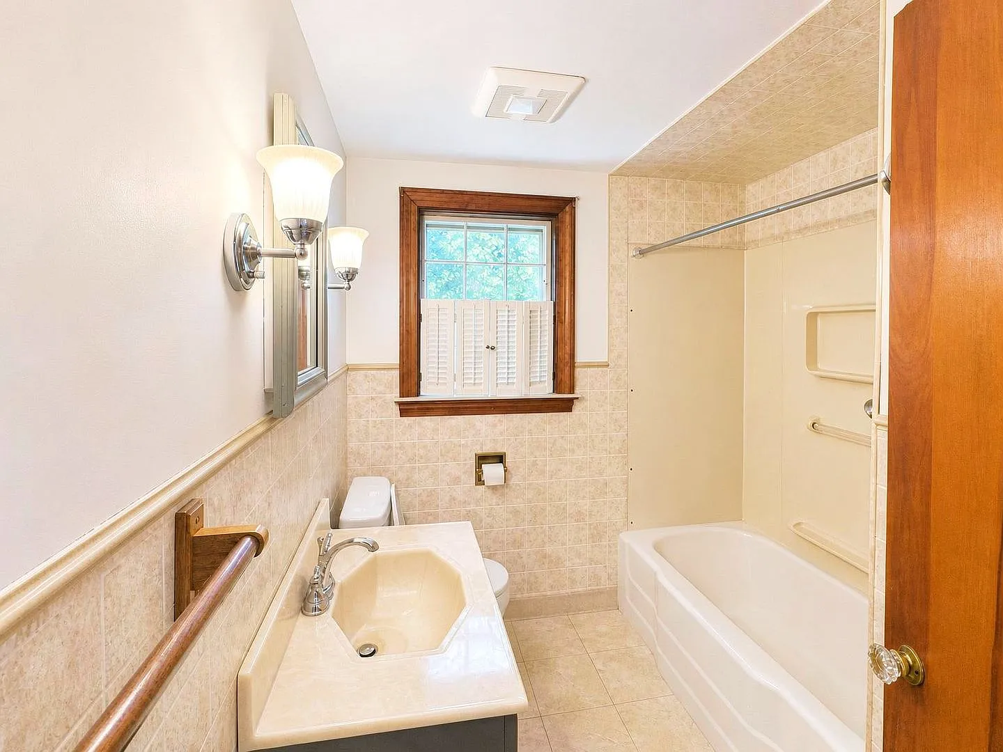 Beautifully Updated Three-Bedroom Single-Family Home in Beverly | Spacious Yard & New England Charm — Photo 4