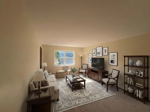 3313 Daisy Ln APT 1, Racine, WI 53405