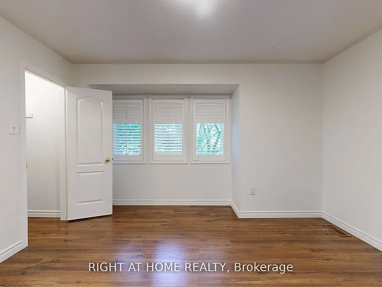 5160 Ravine Cres — Photo 19
