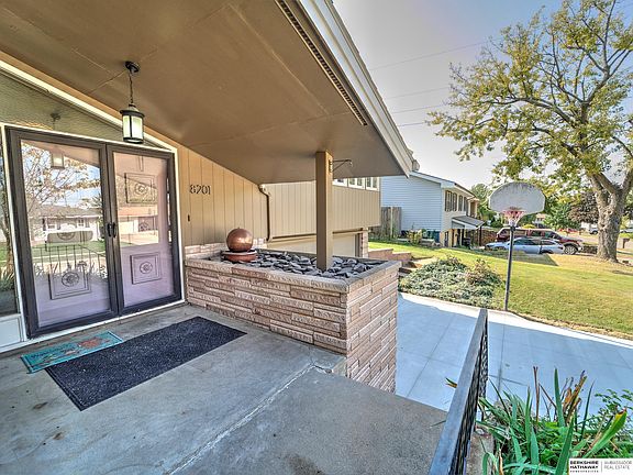 2nd image of 8201 Robin Hill Ave
