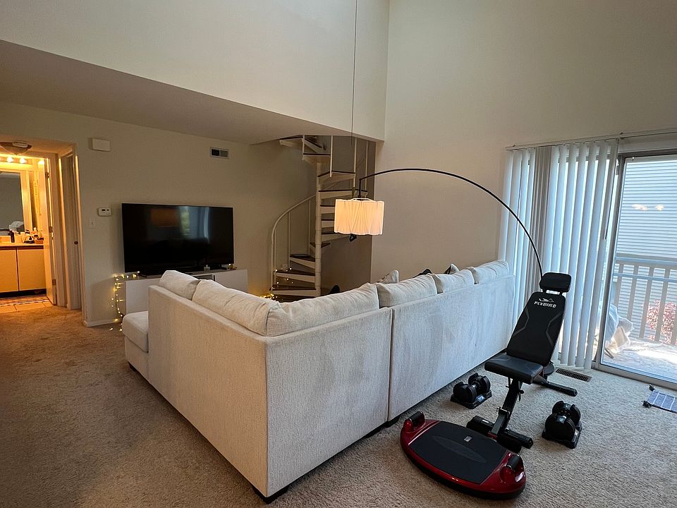 Living room with high ceiling