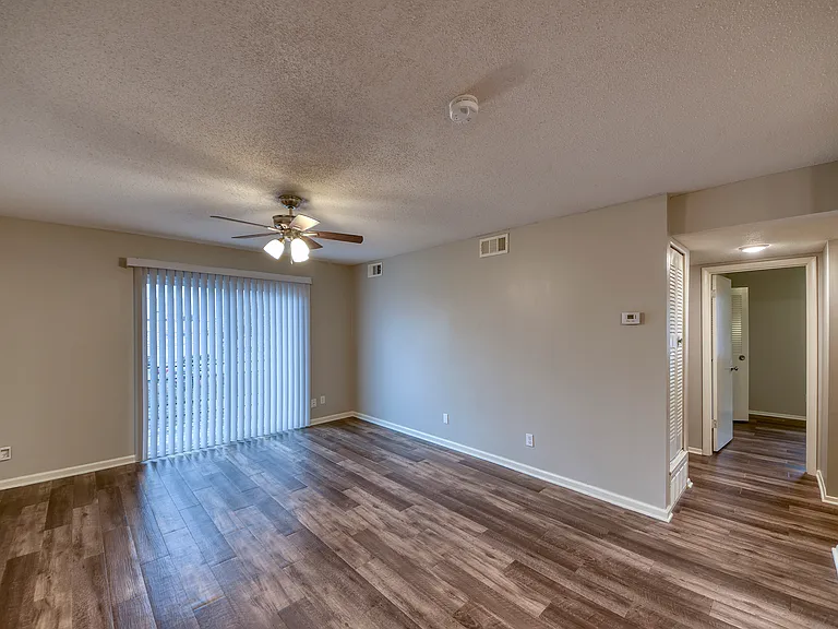2114 Swift Ave #10 — Photo 8