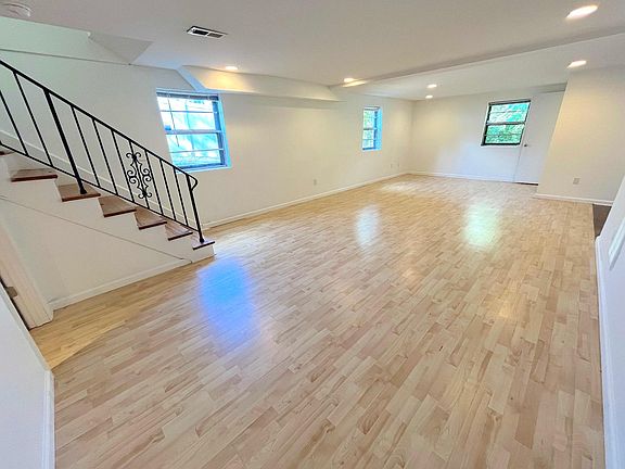 GIANT BONUS or BEDROOM