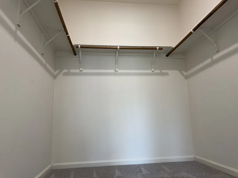 684 Crestridge Dr — Photo 14