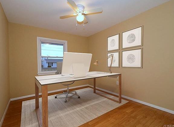 5th image of 906 W Panama Ct