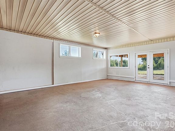4th image of 3881 Summerow Rd