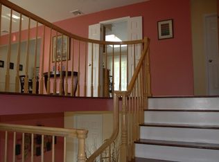 35 Condit Ct, Roseland, NJ 07068