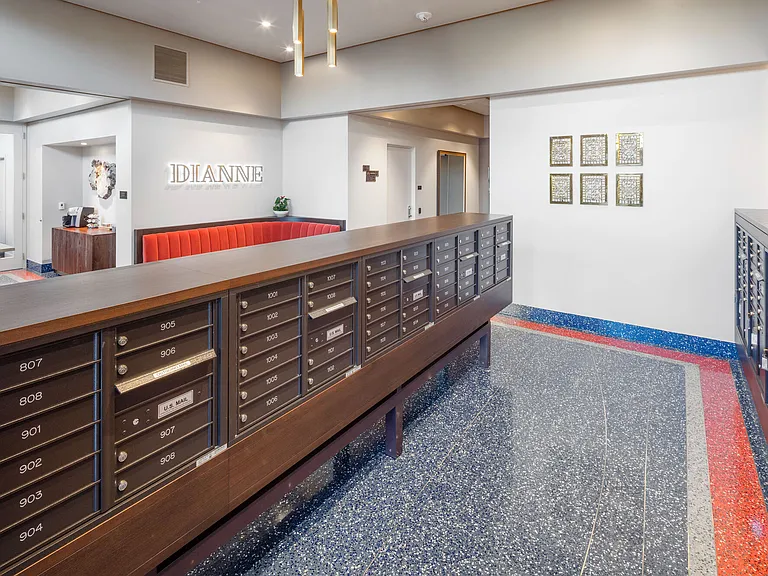 Dianne — Photo 14