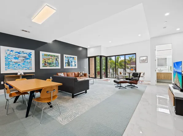 818 NE 2nd Street, Fort Lauderdale, FL 33301