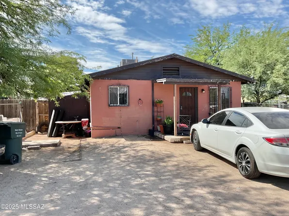 303 & 305 Palmdale St, Tucson, AZ 85714