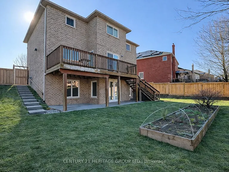 691 Shanahan Blvd — Photo 20