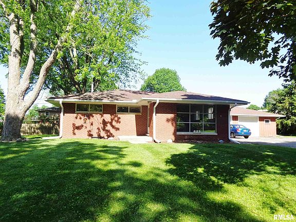 2nd image of 6123 N Evergreen Cir