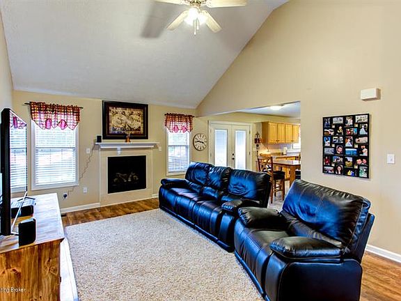 4th image of 4011 Heron Dr