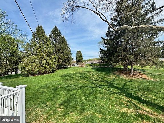4th image of 7 Heatherland Rd