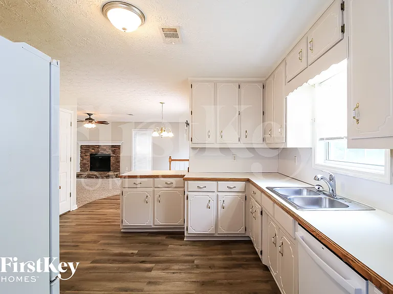 15 Fenwick Way — Photo 7