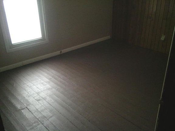 4th image of 115 S Main St