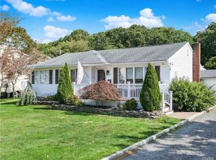 23 Fuoco Rd, Bellport, NY 11713