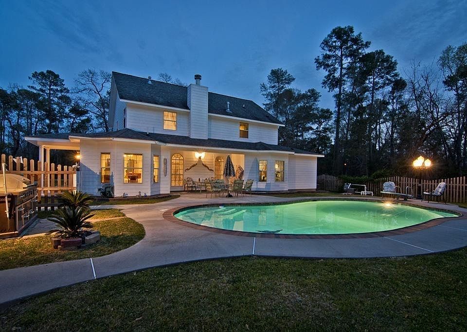 1st image of 15217 Paradise Point Dr