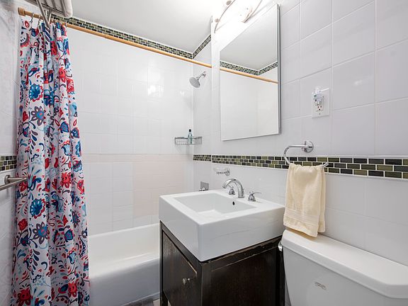 4th image of 5700 Arlington Ave APT 7S