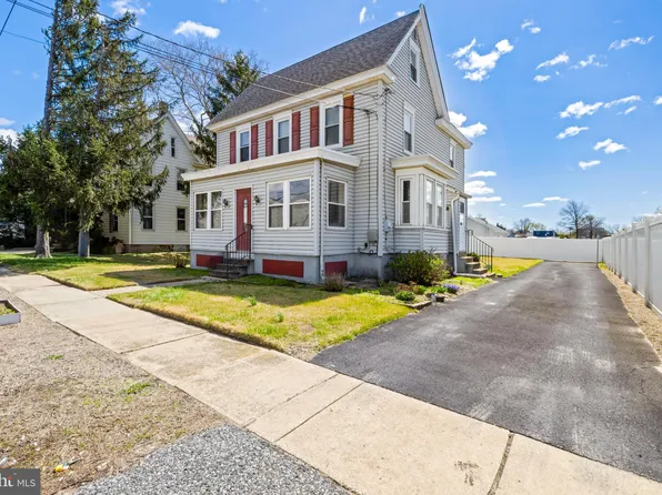 319 Crown Point Rd, Thorofare, NJ 08086