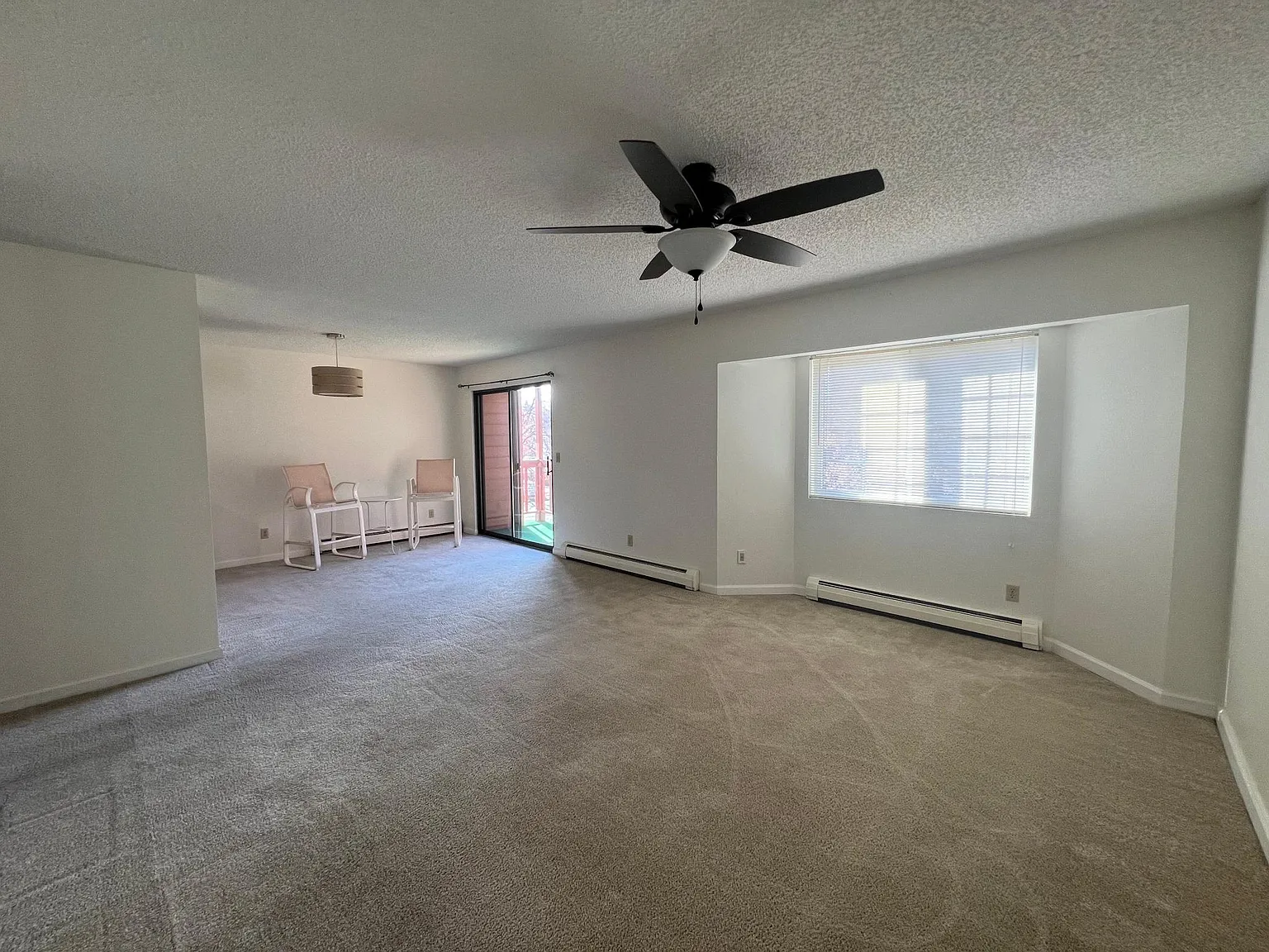 2 bed, 1041 sqft, $1,550 — Photo 3