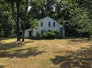 42 Fairview Ave, West Warwick, RI 02893