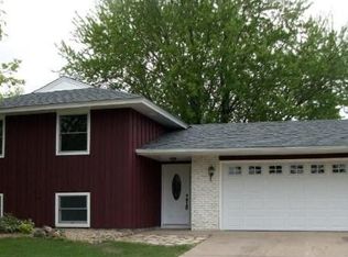 825 Oriole Dr, Apple Valley, MN 55124