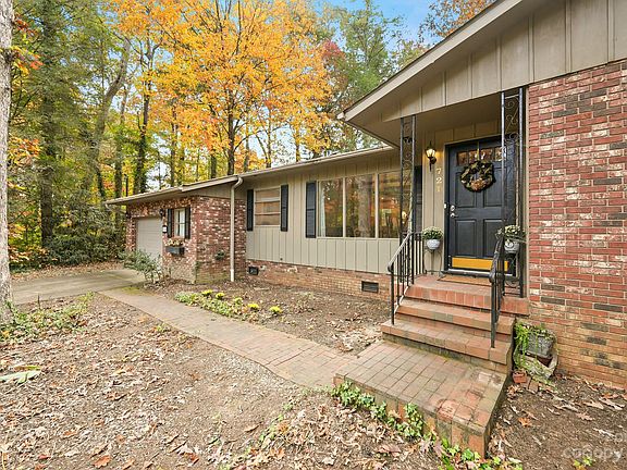 3rd image of 721 Heatherwood Dr