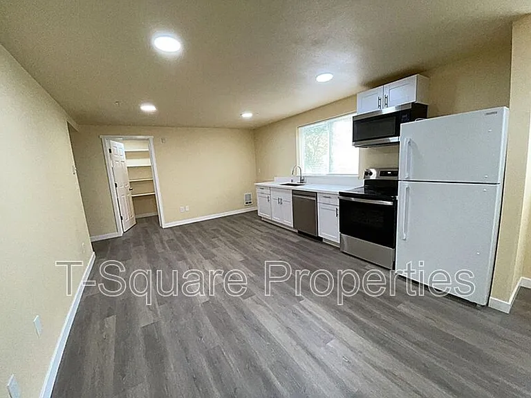 7041 S 116th Pl #105 — Photo 1