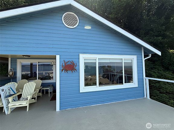 3rd image of 633 Maple Grove Rd