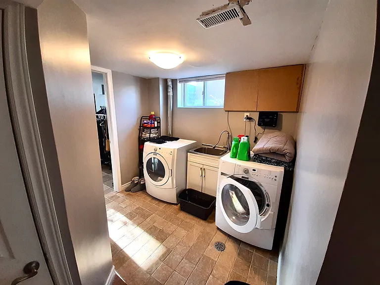 121 Ridge St — Photo 3
