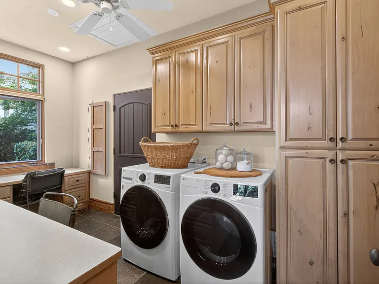 2375 Clubhouse Dr — Photo 43