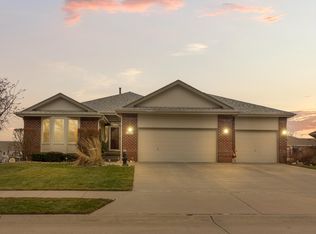1021 Shoal Dr, Carter Lake, IA 51510