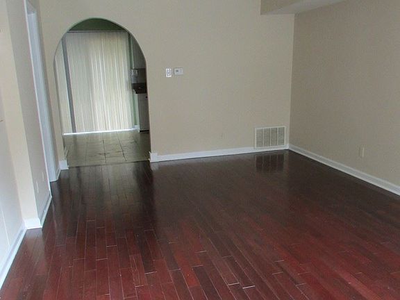 3rd image of 407 S Chester St APT 1