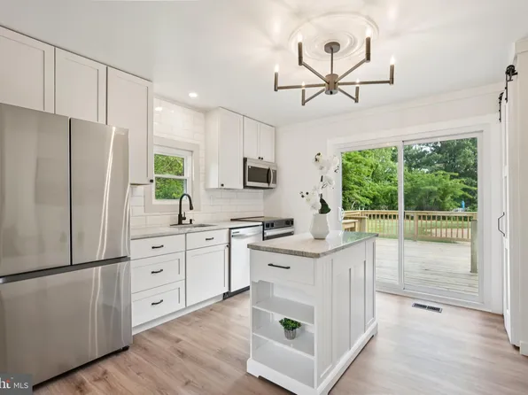 27136 Dogwood Ln, Mechanicsville, MD 20659