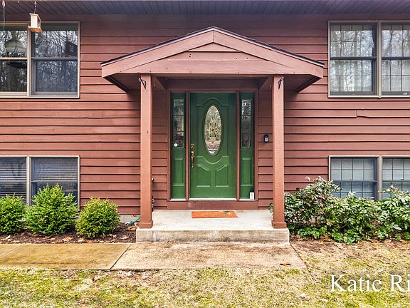 4th image of 938 N Scenic Dr