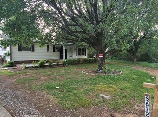 5612 Henderson Cir, Charlotte, NC 28269