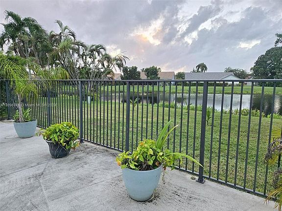3rd image of 9431 Sun Pointe Dr #9431