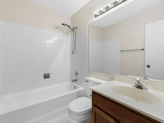 2nd image of 1231 Cranbrook Dr