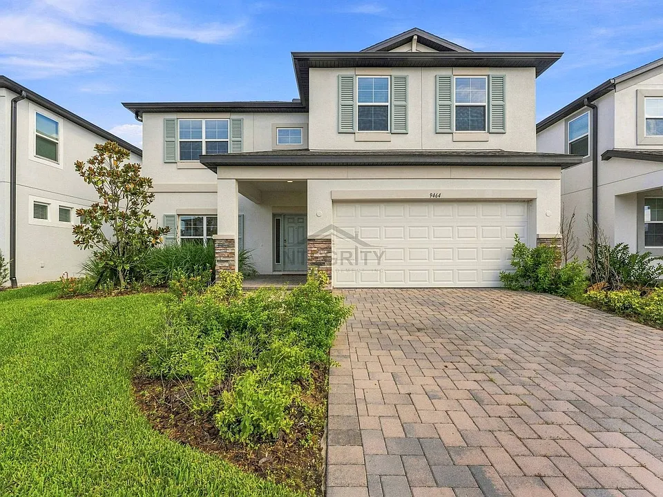 9464 Crescent Ray Dr