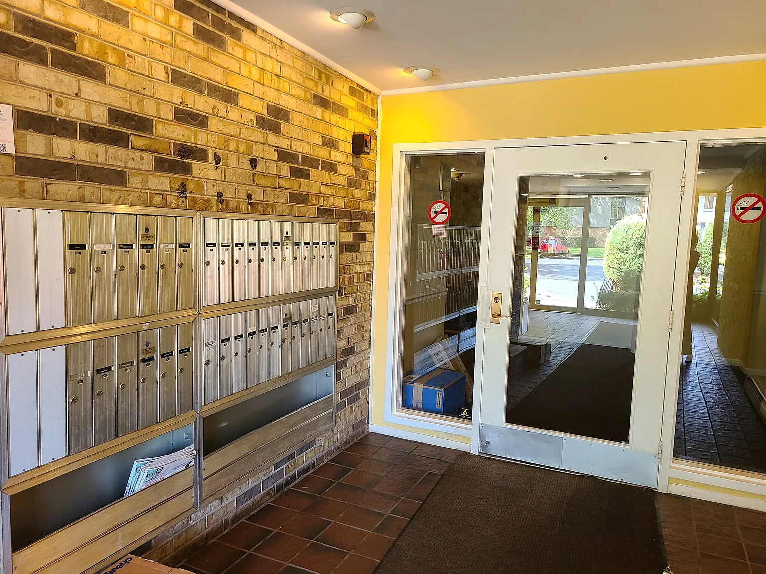 2 bed, 1050 sqft, $2,300 — Photo 4