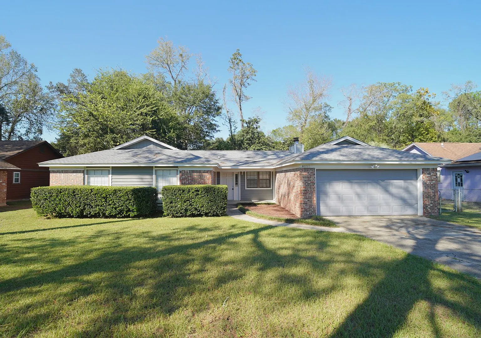 3 Bed / 2 Bath Home w/2 Car Garage in NW Neighborhood! — Photo 1