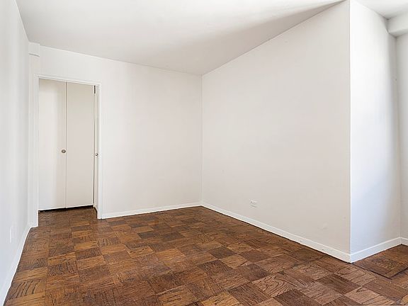 3rd image of 401 E 89th St APT 11D